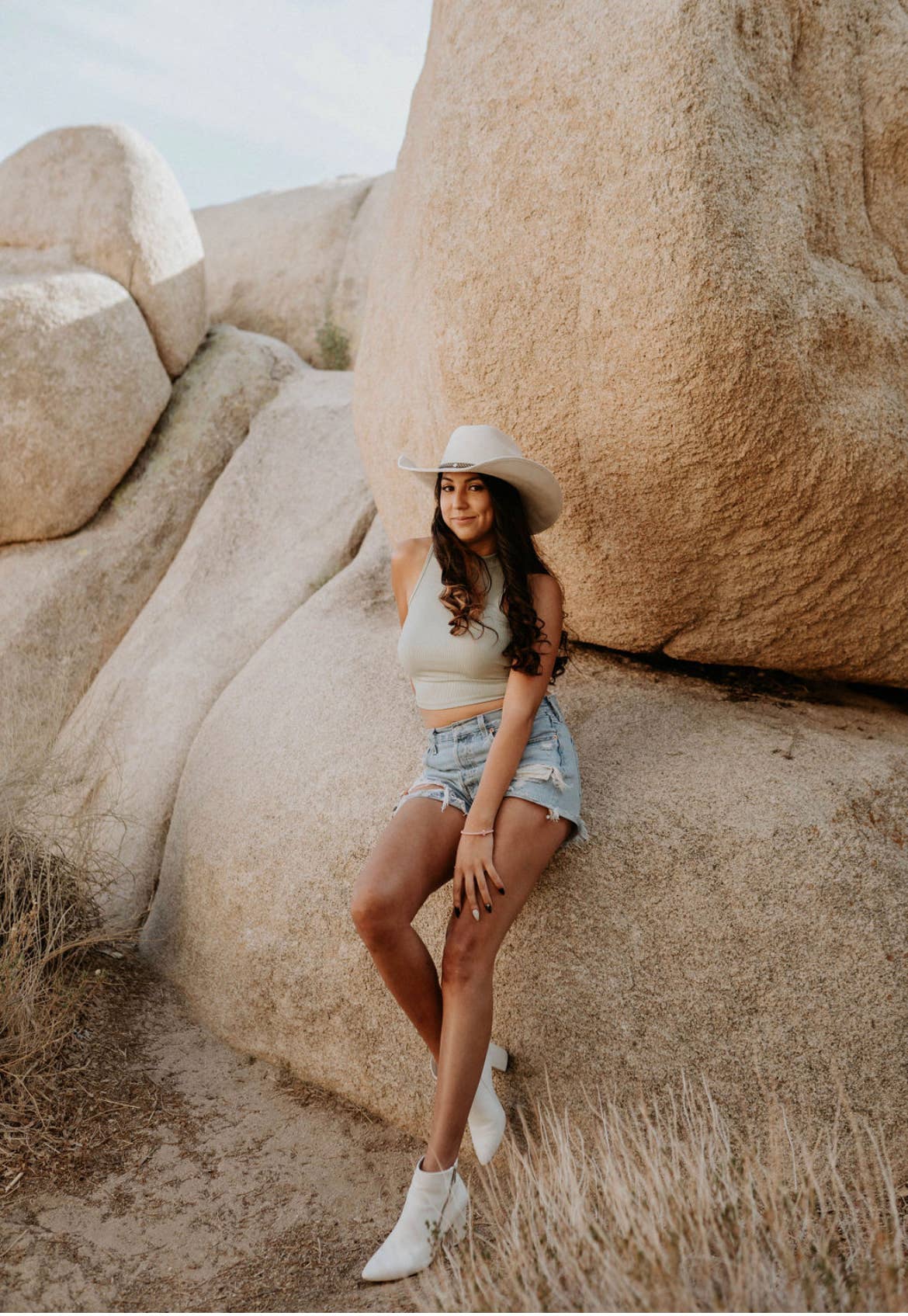 Unisex Vegan Suede Western Cowboy Hat: Red / Medium (56-58cm)