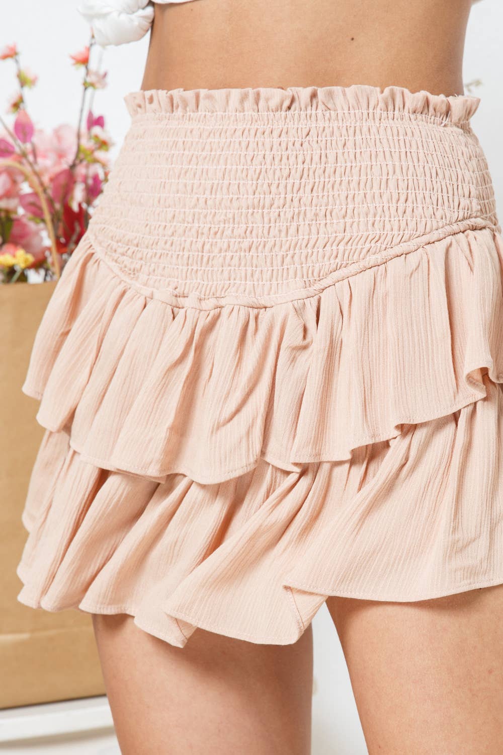 RUFFLE SMOCKED MINI SKORT- BEIGE