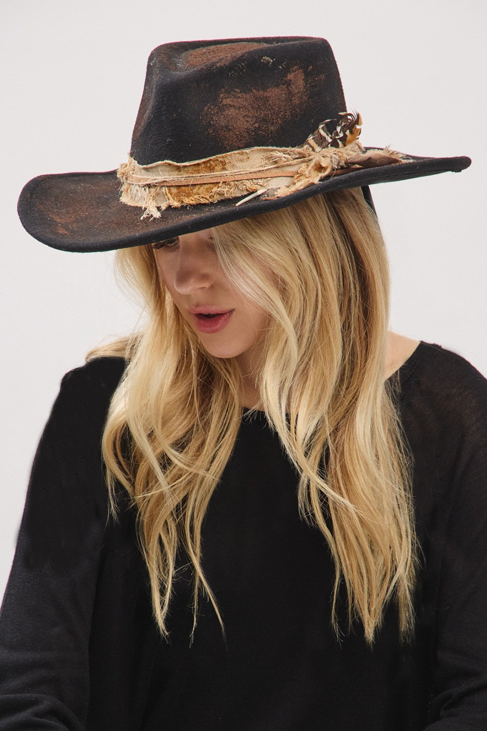 DISTRESSED WESTERN HAT