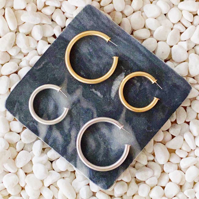 Upper Class Taste Hoop Earrings: Silver / Small