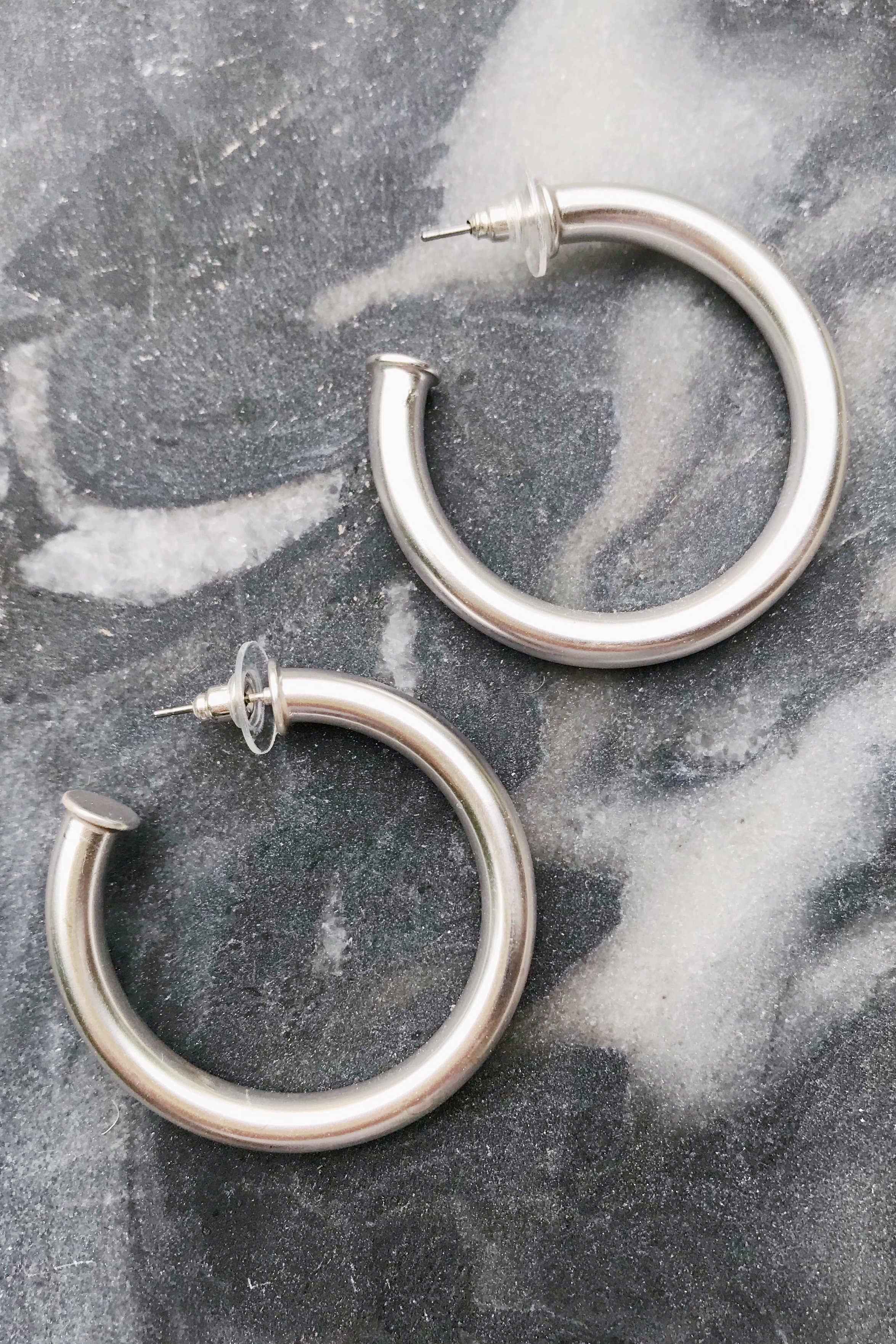 Upper Class Taste Hoop Earrings: Silver / Small