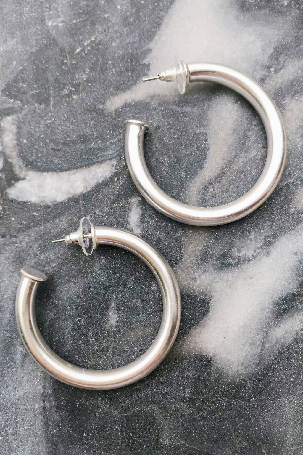 Upper Class Taste Hoop Earrings: Gold / Small